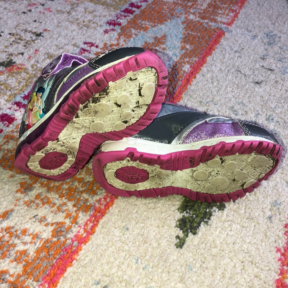 Shoes - Picture 5 of 5